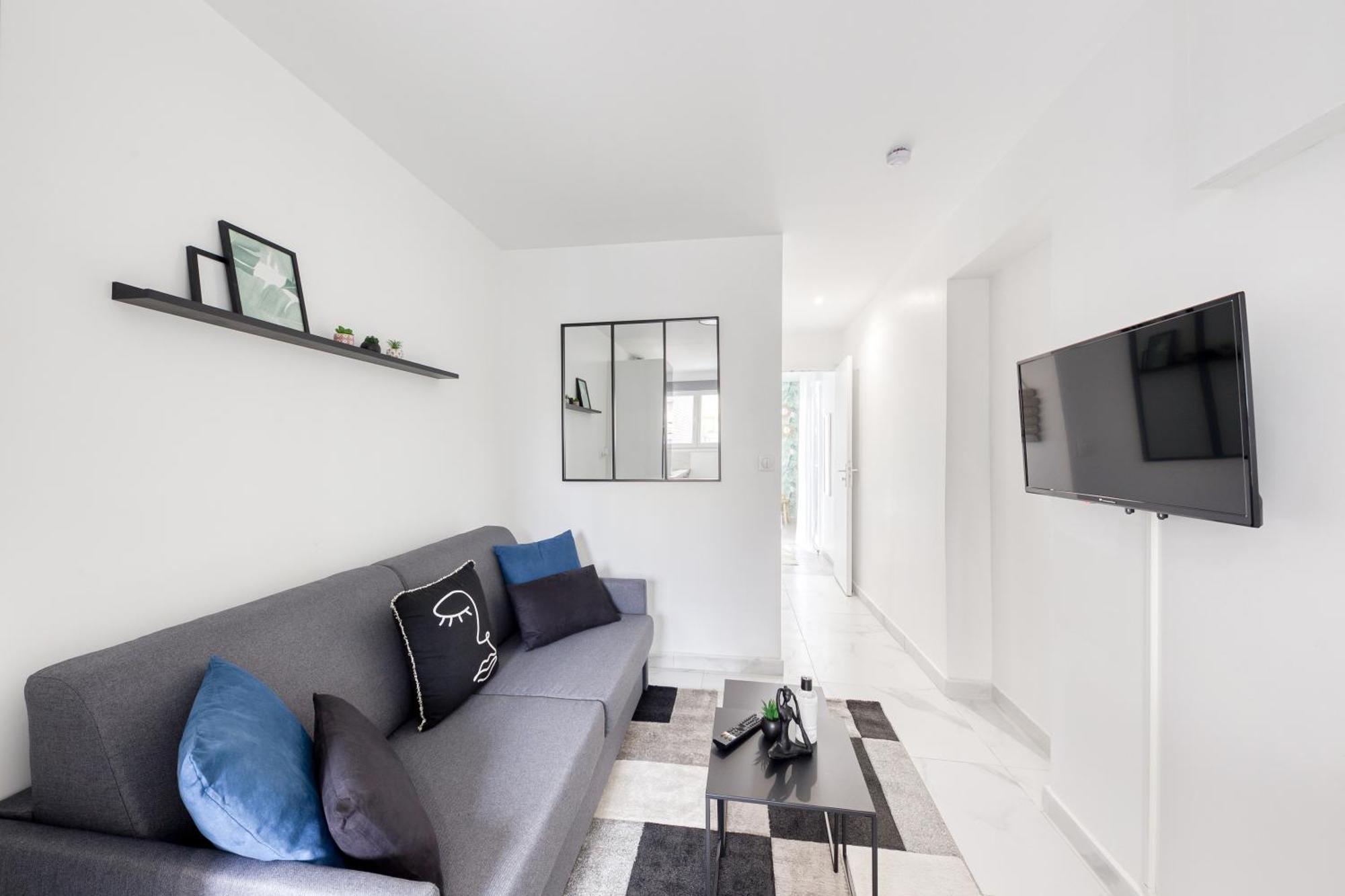 Appartement - 4 Personnes - Parking Prive - Metro 7 - Rer B La Courneuve Exterior photo